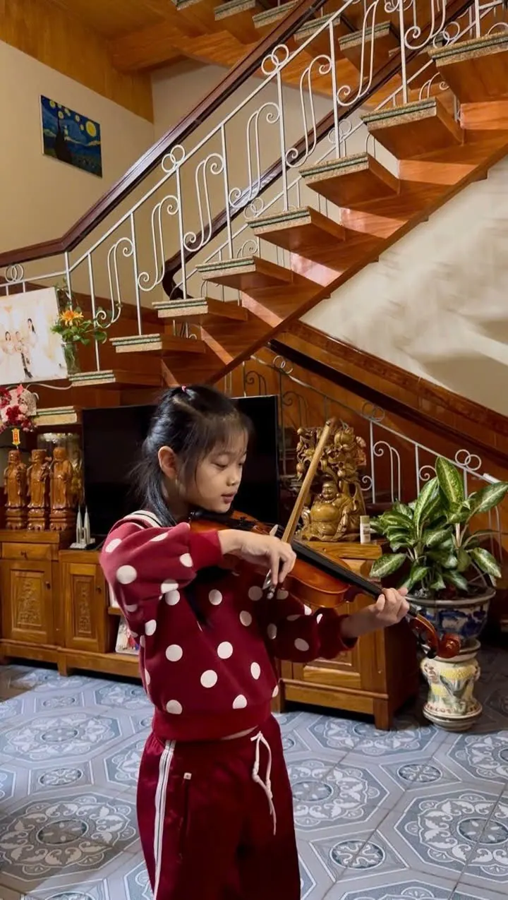 [ Đang Có Học Thử ] Nhiều phụ huynh khá bất ngờ khi con mình lại hợp Violin đến vậy!! – ảnh 1