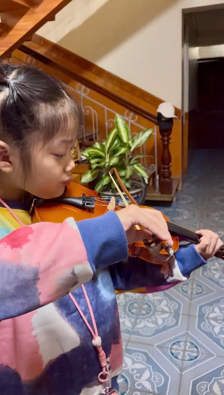 [ Đang Có Học Thử ] Nhiều phụ huynh khá bất ngờ khi con mình lại hợp Violin đến vậy!! – ảnh 2