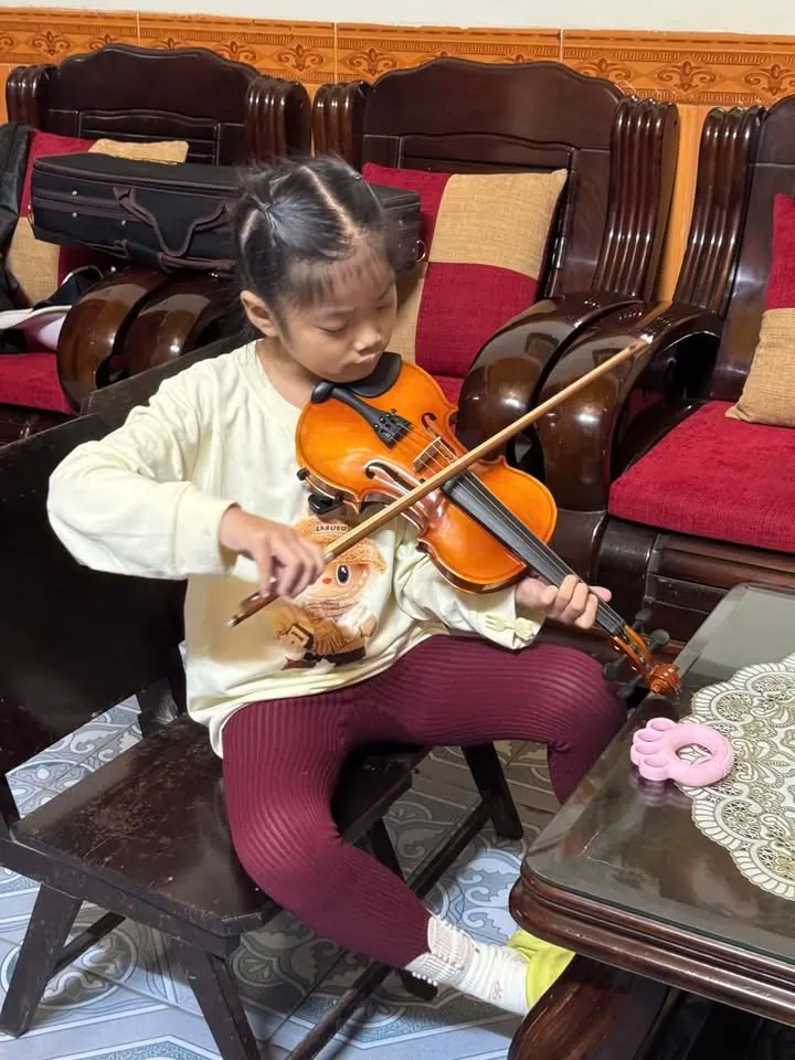 [ Đang Có Học Thử ] Nhiều phụ huynh khá bất ngờ khi con mình lại hợp Violin đến vậy!! – ảnh 3