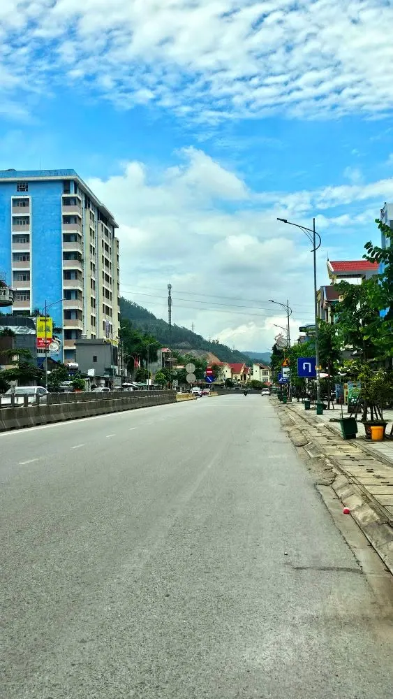 Có thể nhiều người không đồng ý, nhưng mình thấy đường sá Cẩm Phả hiện tại ăn đứt khá nhiều nơi khác về độ… – ảnh 1