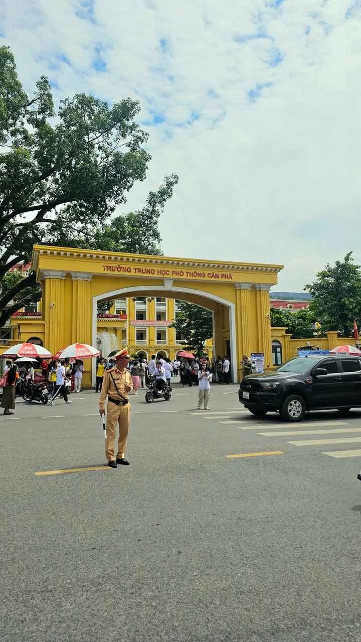 Cố thêm 1,2 hôm nữa là khối nghỉ hè của Tỉnh Quảng Ninh sẽ tổng tấn công bên nội, bên ngoại – ảnh 1