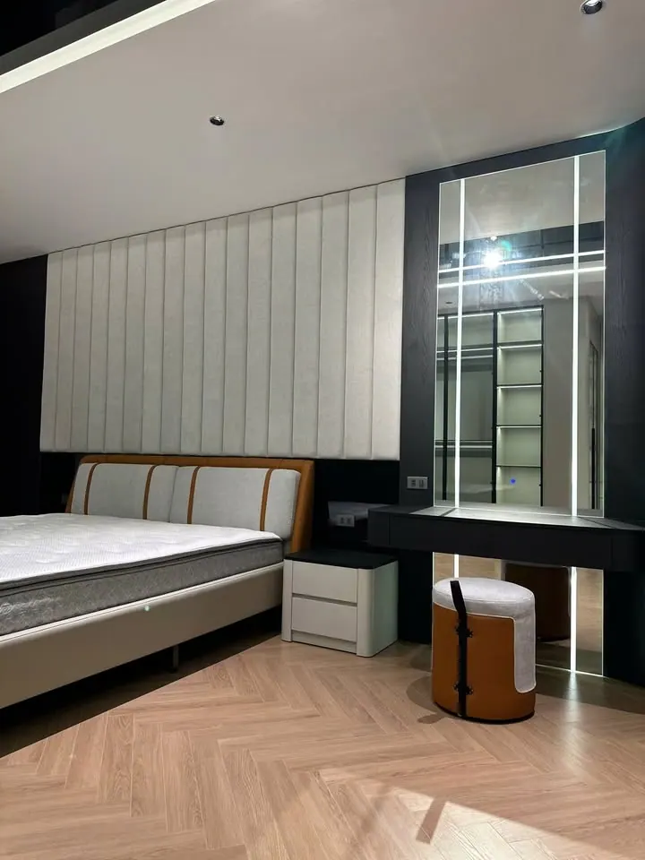 Uầy ngồi đợi đón bạn gái, chill chill bắt được quả nhà đỉnh thật – ảnh 11