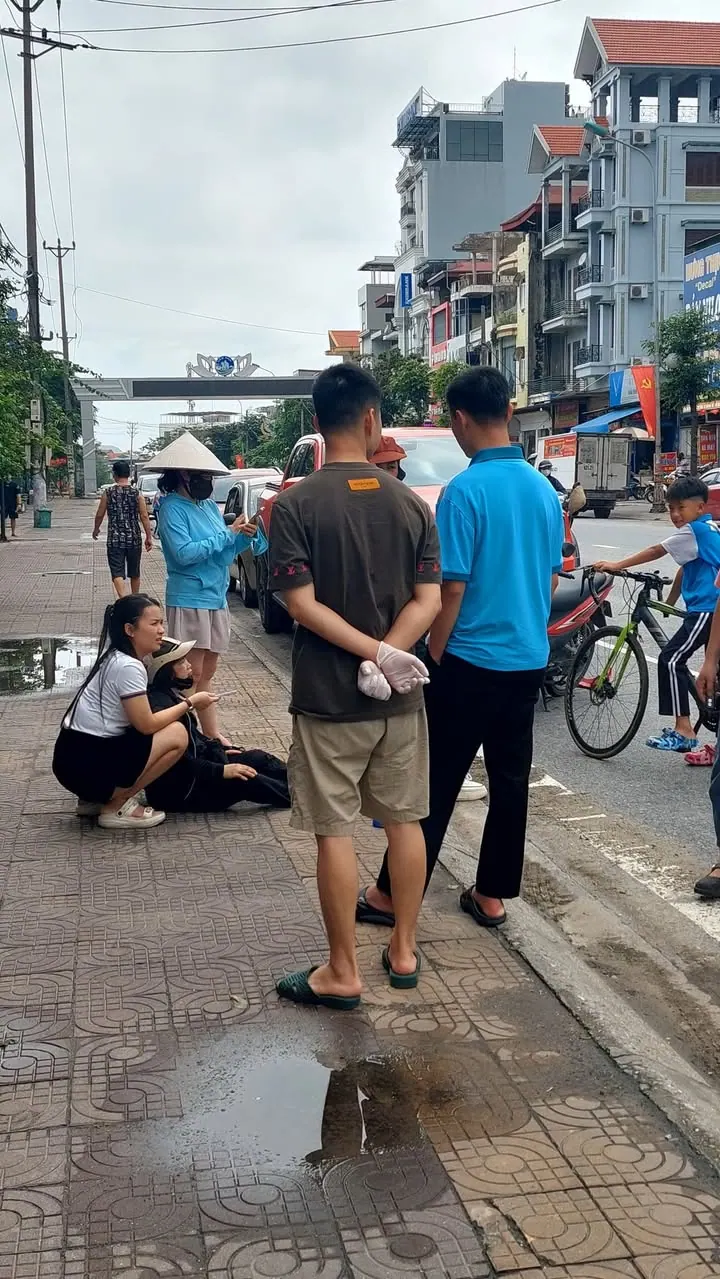 Trời cứ xậm xịt vậy thôi chứ không mưa được đâu. Mọi người cứ từ từ mà di chuyển nhé – ảnh 1