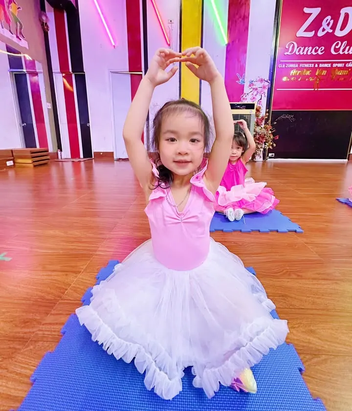 Nhìn lớp học nhảy hè đông kín mới thấy phụ huynh giờ đầu tư cho con thật sự – ảnh 9